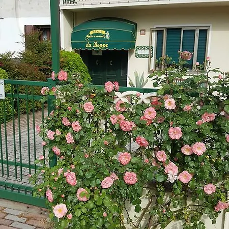Zanea Bed & Breakfast *